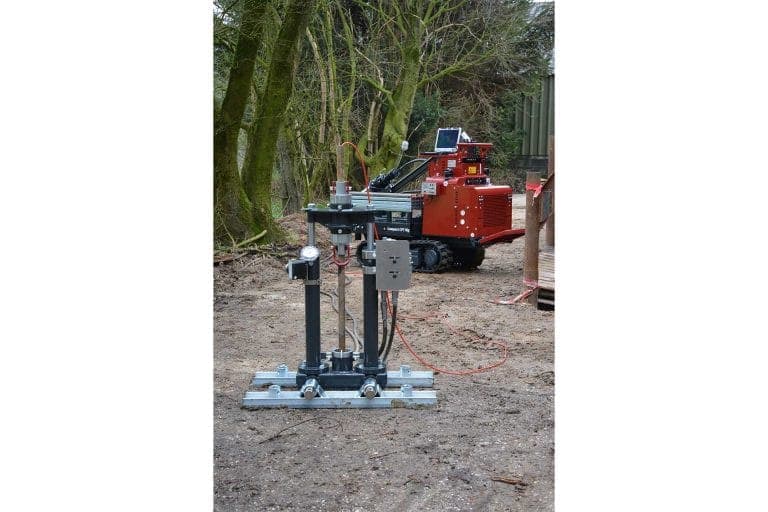 Equipo hidráulico CC 130 para ensayos CPT urbanos - miniatura 4